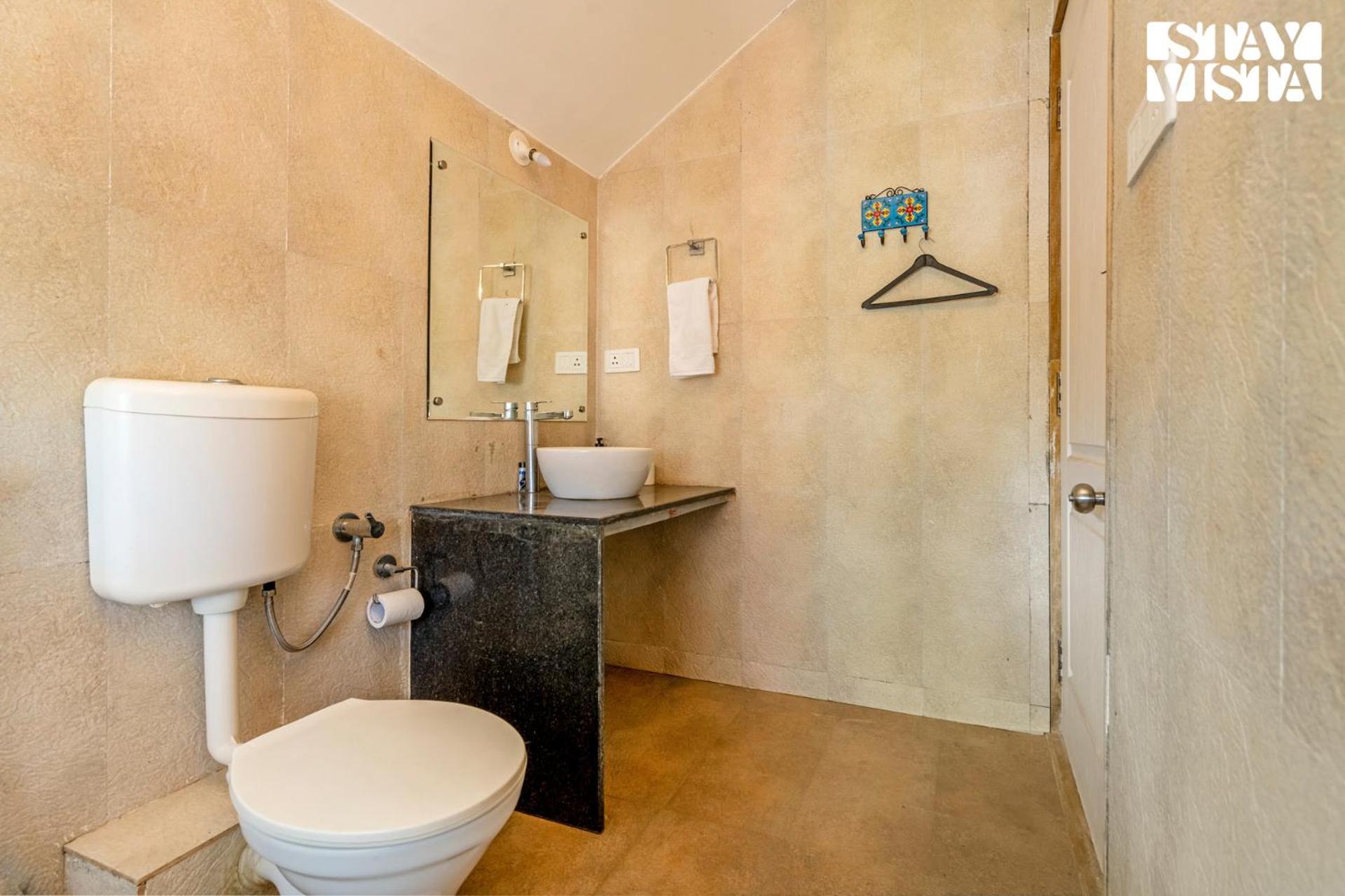 Stayvista At Three Shores With Lake View & Alfresco Dining Khamshet Extérieur photo