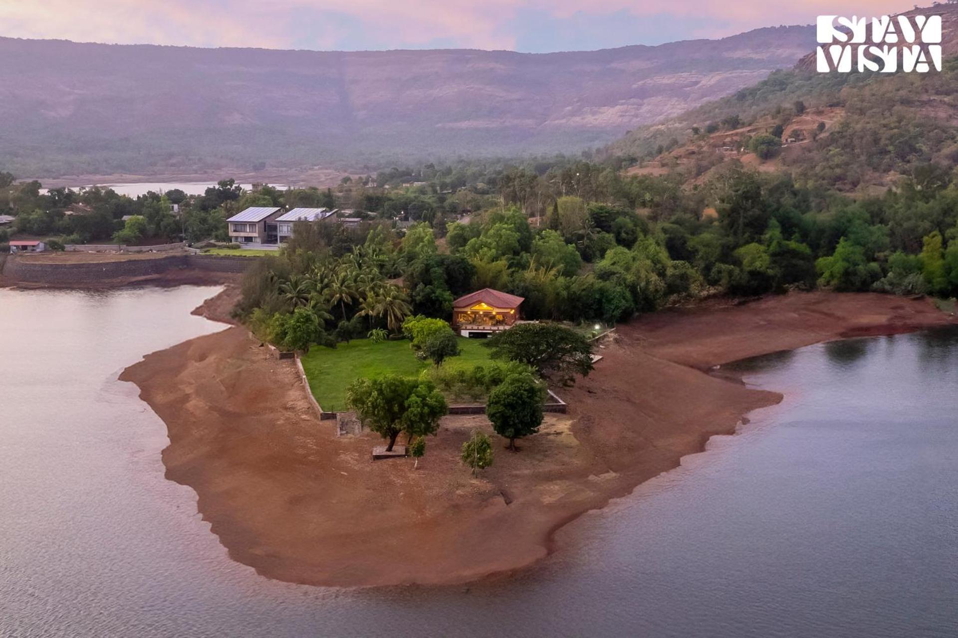 Stayvista At Three Shores With Lake View & Alfresco Dining Khamshet Extérieur photo