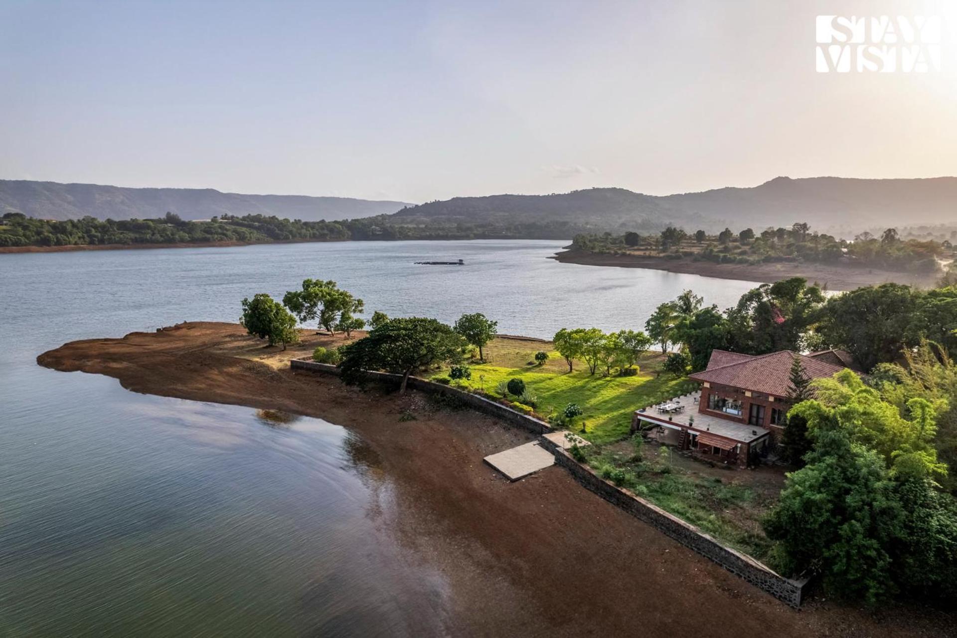 Stayvista At Three Shores With Lake View & Alfresco Dining Khamshet Extérieur photo