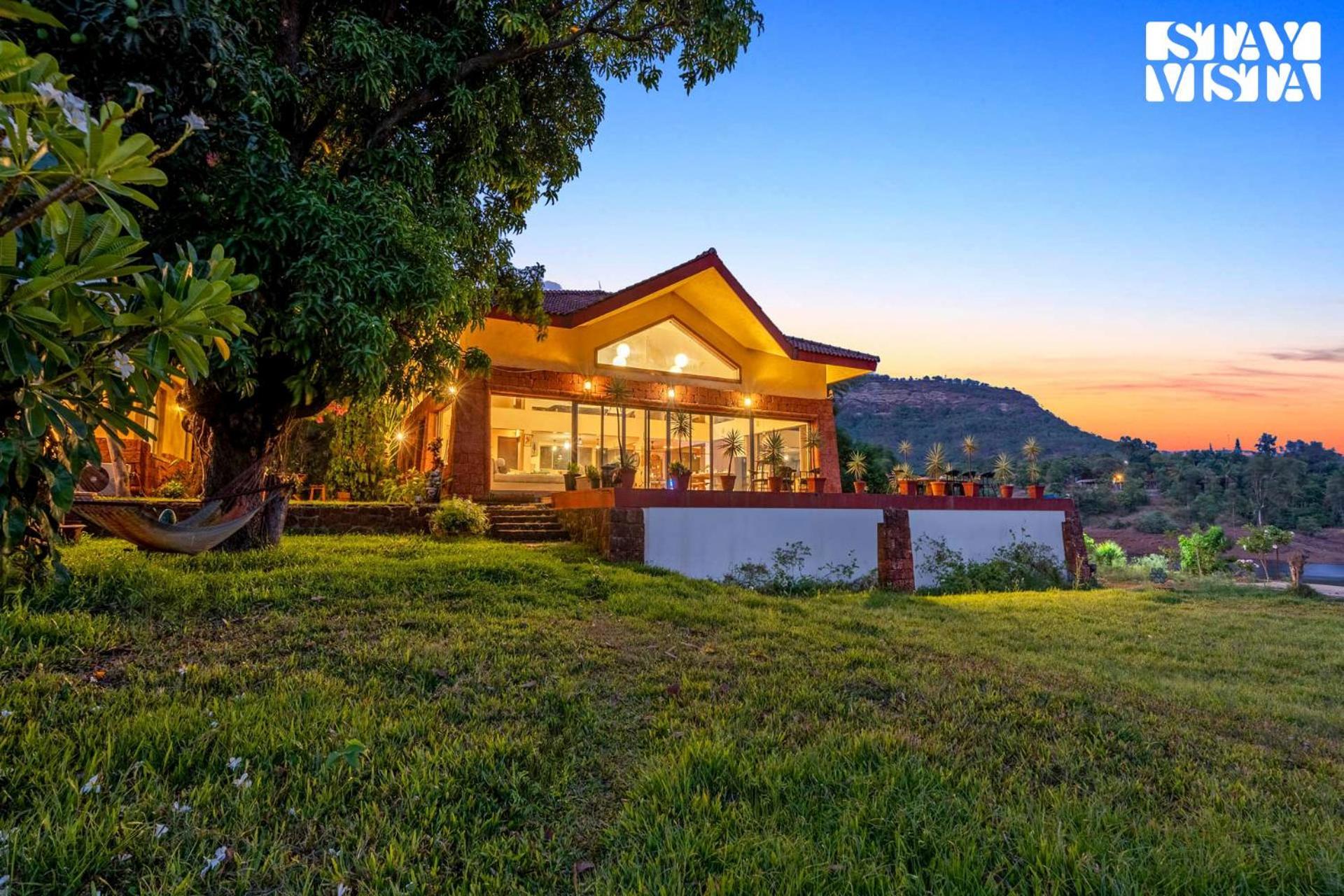 Stayvista At Three Shores With Lake View & Alfresco Dining Khamshet Extérieur photo